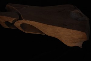 holzskulptur-couchtisch