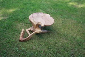 holz-kunst-tisch